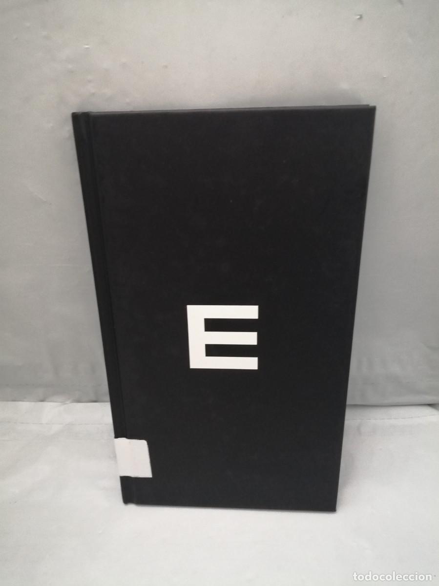 Libros de segunda mano: Manuel Estrada Design E: BLACK - Foto 1