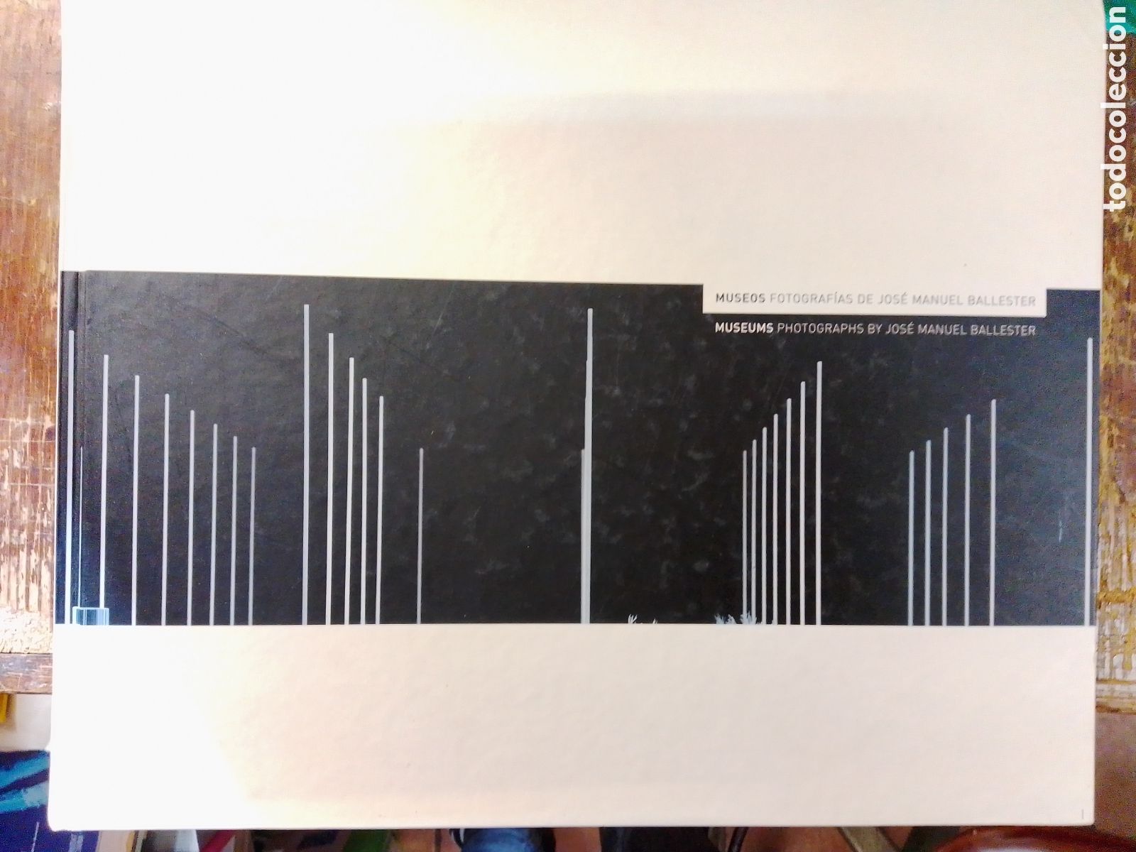 Libros de segunda mano: MUSEOS. FOTOGRAFIAS DE JOSE MANUEL BALLESTER. IVAM. 2005