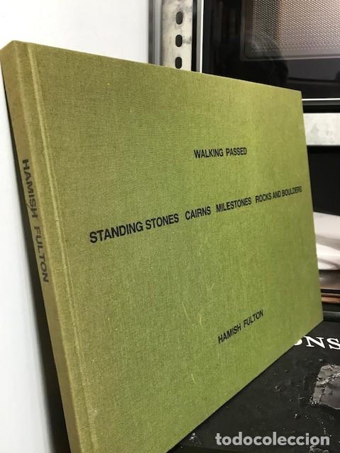 Libros de segunda mano: Walking Passed. Standing stones, cairns, milestones, rocks and boulders.- Hamish Fulton-
