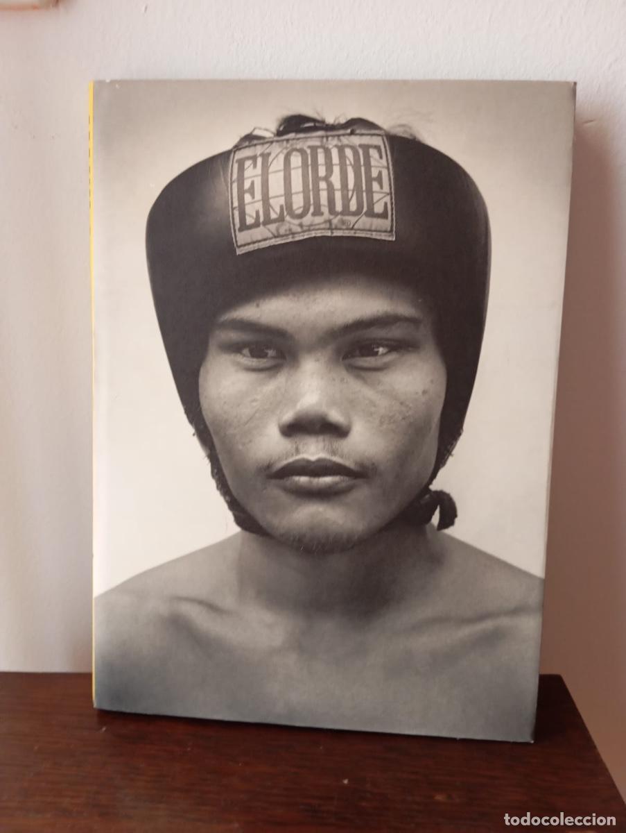 Livres d'occasion: Libro Ricky D&aacute;vila &rdquo;Manila&rdquo;, Libro &rdquo;Magnum Cinema&rdquo; y Libro de Gyenes &rdquo;Picasso, Dal&iacute; y Mir&oacute;&rdquo;