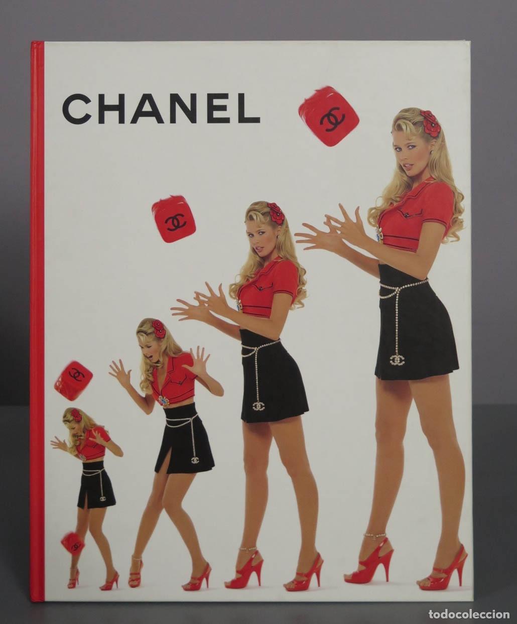 Libros de segunda mano: Chanel - Spring Summer Barbie Collection Lookbook - COLLECTION PRINTEMPS-&Eacute;T&Eacute; 1995