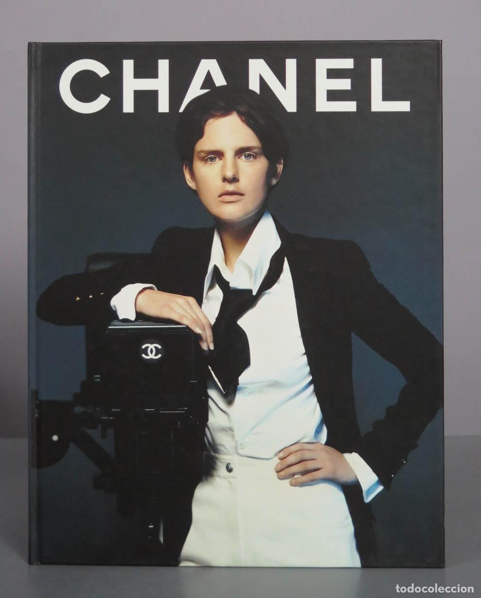 Libros de segunda mano: CHANEL Spring Summer Hardcover Catalogue - COLLECTION PRINTEMPS-&Eacute;T&Eacute; 1997