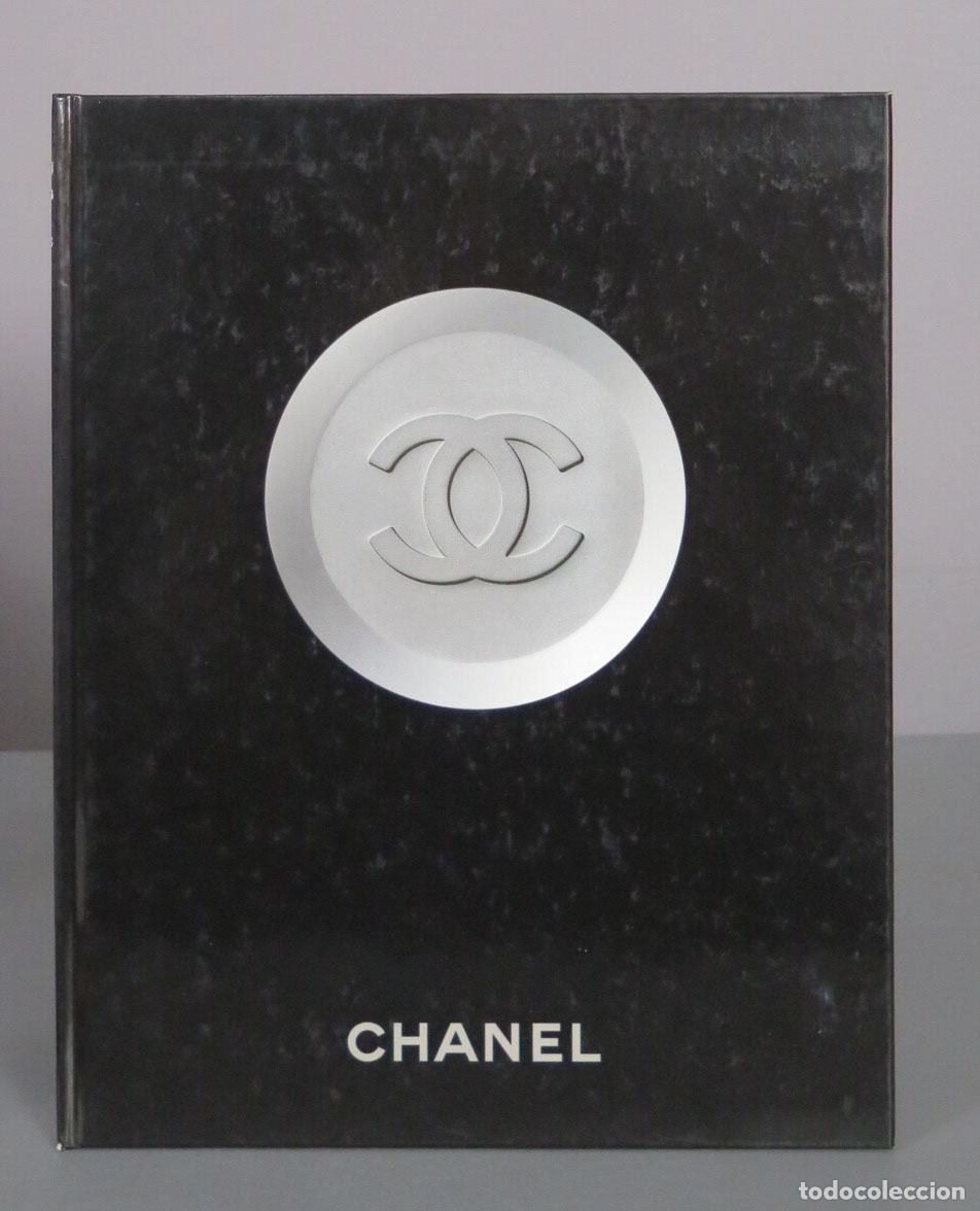 Libros de segunda mano: Chanel Prints Collection Automne/Hiver Paris - 1998