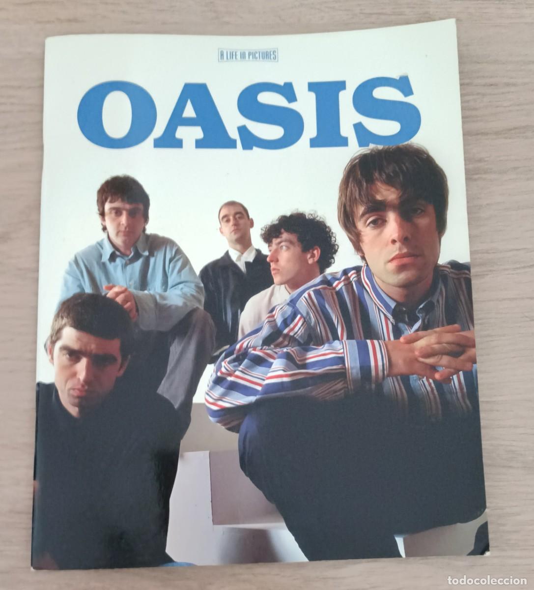 Libros de segunda mano: OASIS A life in Pictures, Libro de Fotograf&iacute;as del Grupo Ingl&eacute;s de los Hermanos Gallagher,