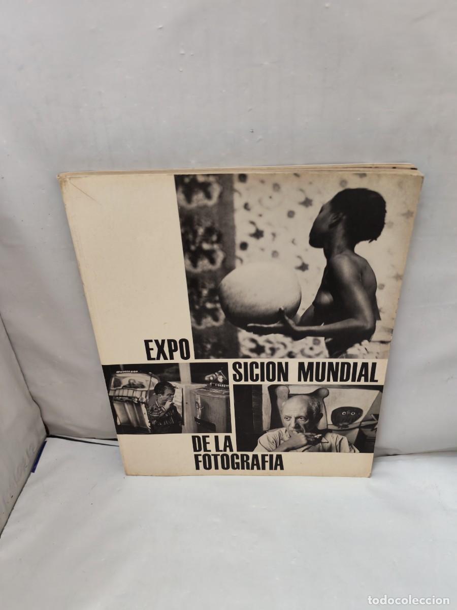 Libros de segunda mano: Exposici&oacute;n Mundial de la Fotograf&iacute;a. Tema &iquest;Qu&eacute; es el hombre? (Hamburgo 1965 aprox.)