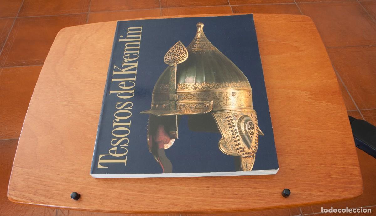 Libros de segunda mano: Tesoros del Kremlin Hirmer Verlag Munich Cerwmonial de gala en la Rusia del siglo XVII Musesos Estat