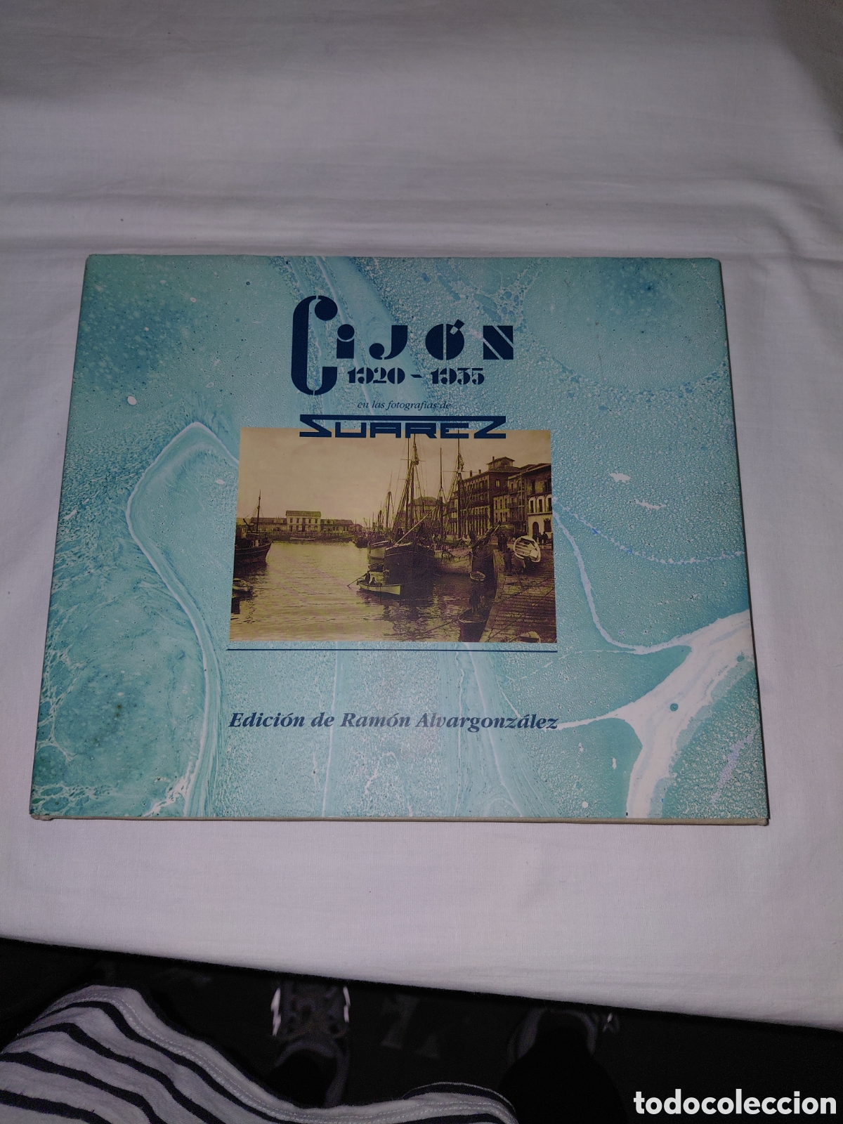 Libros de segunda mano: GIJON 1920-1935 EN LAS FOTOGRAFIAS DE SUAREZ.EDICION DE RAMON ALVARGONZALEZ.GIJON 1993