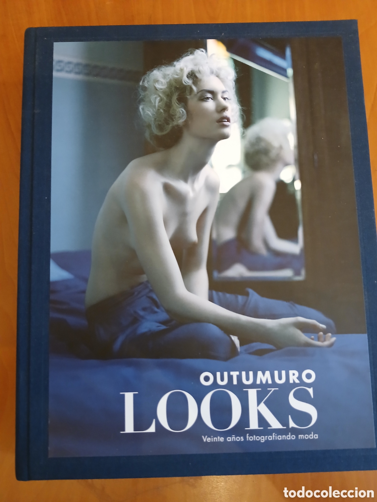Libros de segunda mano: Looks. Manuel Outumuro.