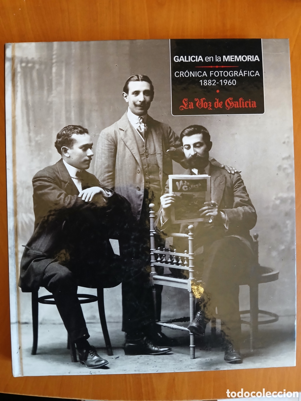 Libros de segunda mano: Galicia en la memoria, cr&oacute;nica fotogr&aacute;fica 1882 - 1960. COMPLETO. GALICIA.