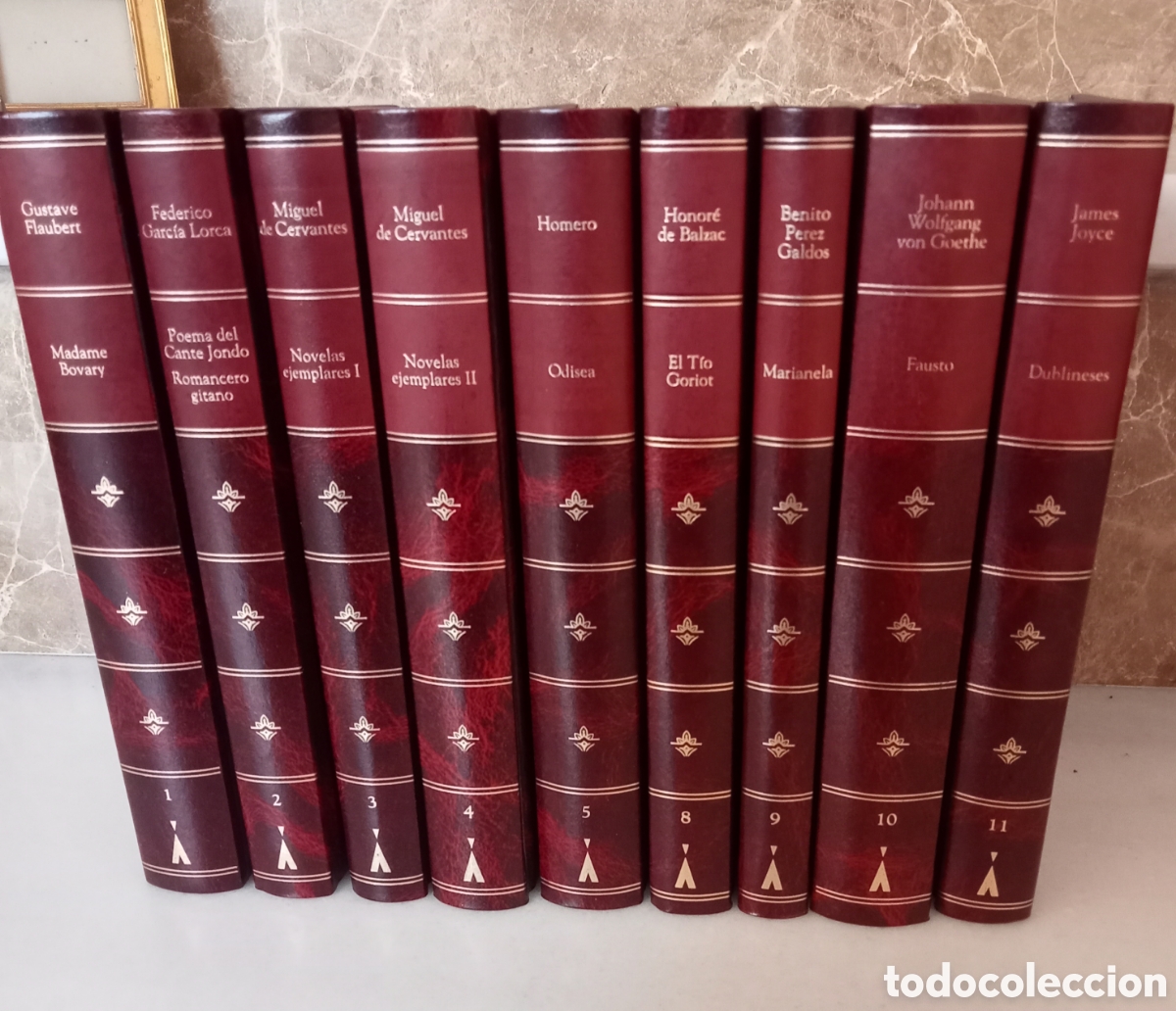 Second hand encyclopedias: Cl&aacute;sicos de la literatura Universal.