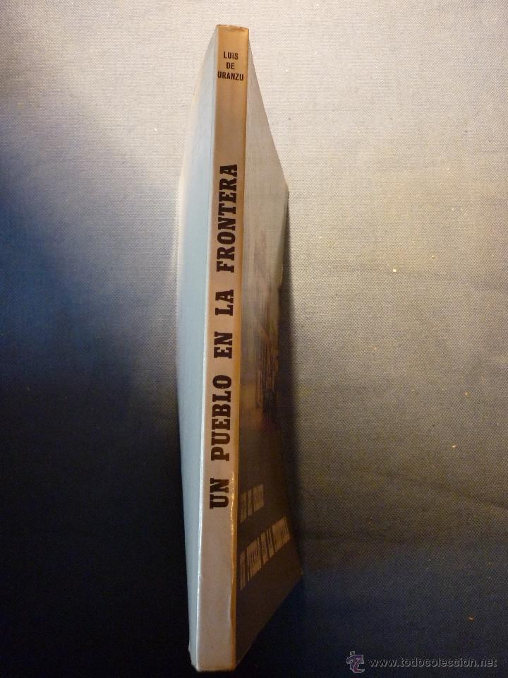 Libros de segunda mano: Un pueblo en la frontera - Foto 4