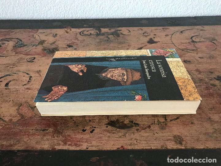 Libros de segunda mano: La sonrisa etrusca. Jose Luis Sampedro - Foto 3