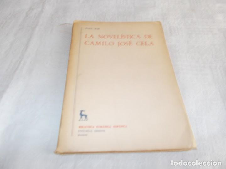 Libros de segunda mano: LA NOVEL&Iacute;STICA DE CAMILO JOS&Eacute; CELA - Foto 1