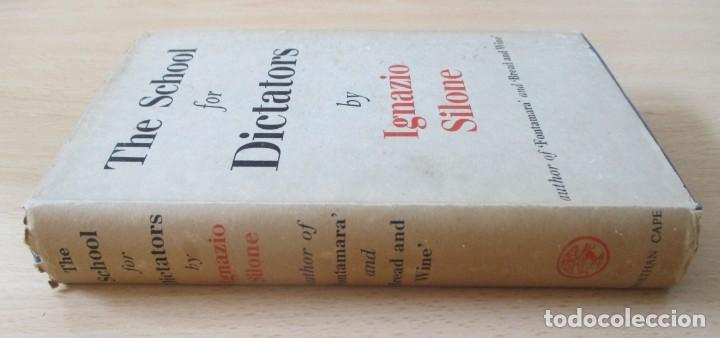 Libros de segunda mano: The School for Dictators, de Ignazio Silone - Foto 3
