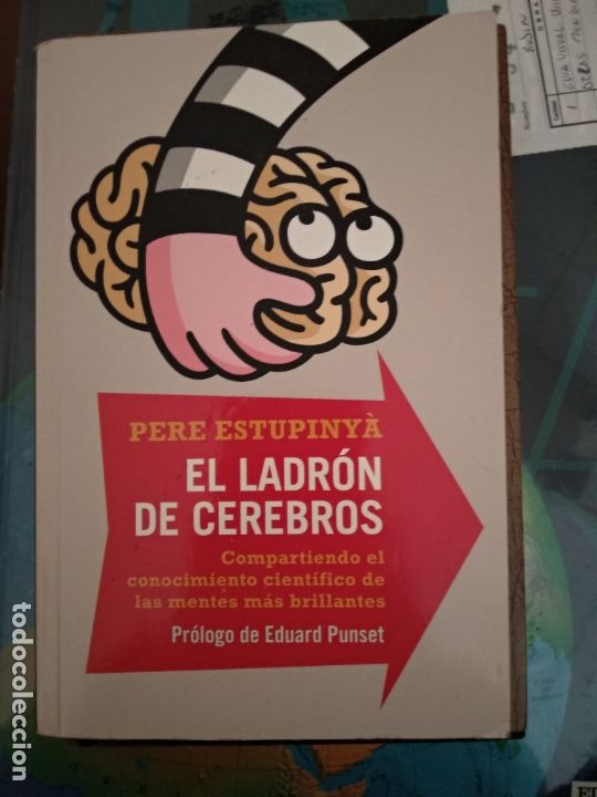 Libros de segunda mano: El ladr&oacute;n de cerebros de Pere Estupiny&agrave; - Foto 1