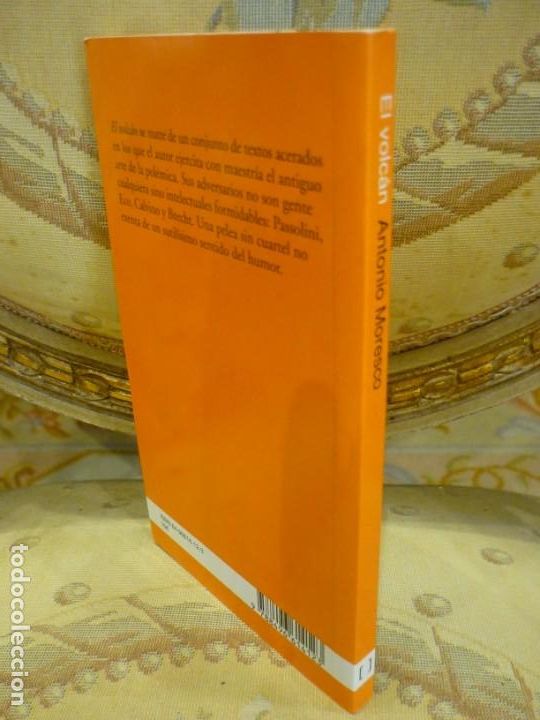 Libros de segunda mano: EL VOLC&Aacute;N, DE ANTONIO MORESCO. - Foto 2