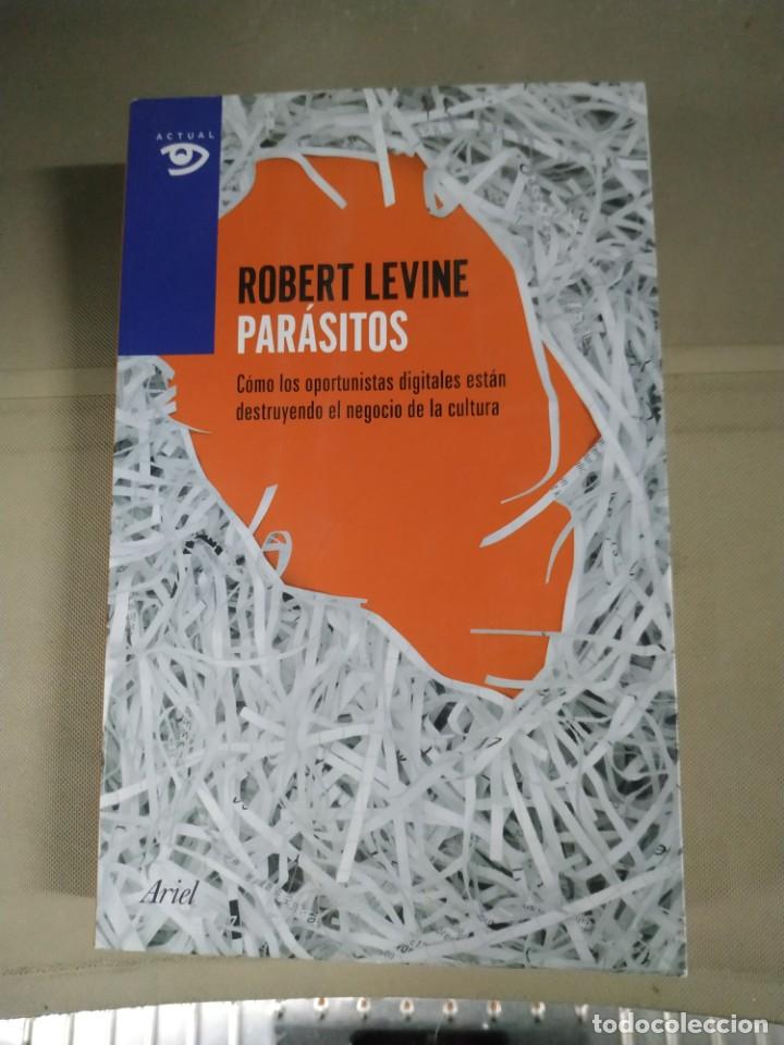 Libros de segunda mano: Par&aacute;sitos - Robert Levine. Ariel - Foto 1