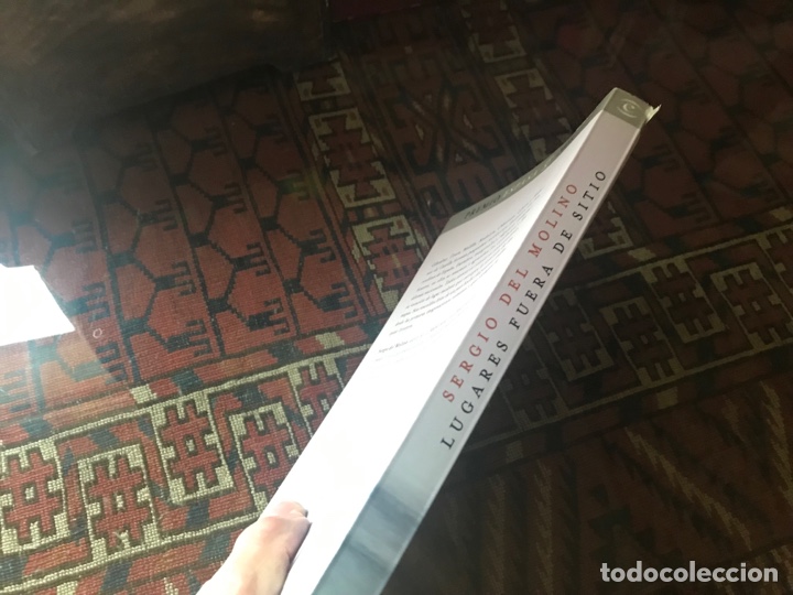 Libros de segunda mano: Lugares fuera de sitio. Sergio Del Molino. Espasa - Foto 2