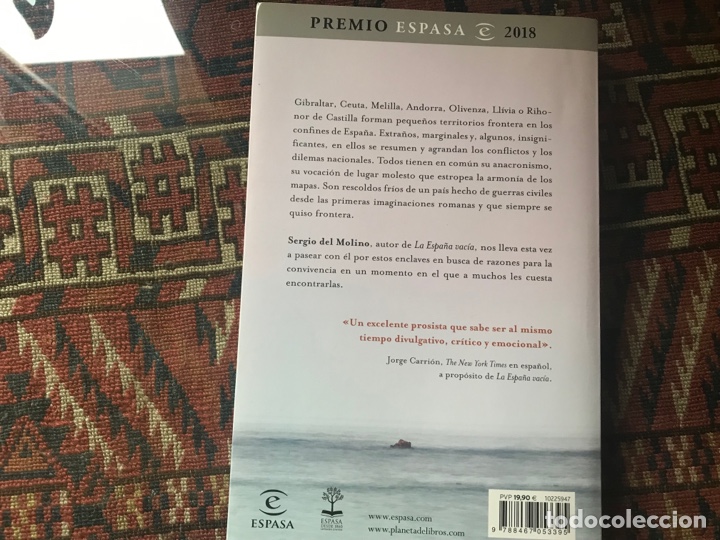 Libros de segunda mano: Lugares fuera de sitio. Sergio Del Molino. Espasa - Foto 3