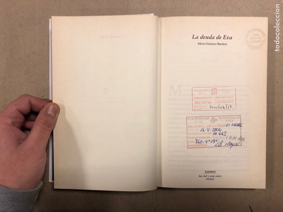 Libros de segunda mano: LA DEUDA DE EVA. AL&Iacute;CIA GIM&Eacute;NEZ BARTLETT. LUMEN 2002. - Foto 2