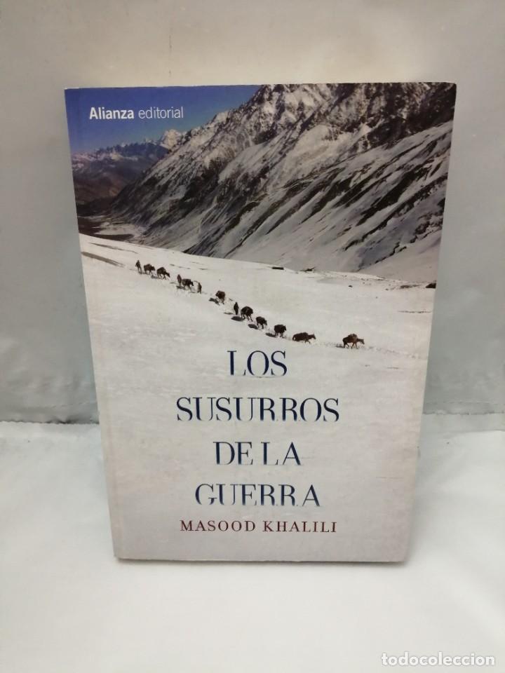 Libros de segunda mano: LOS SUSURROS DE LA GUERRA - Foto 1