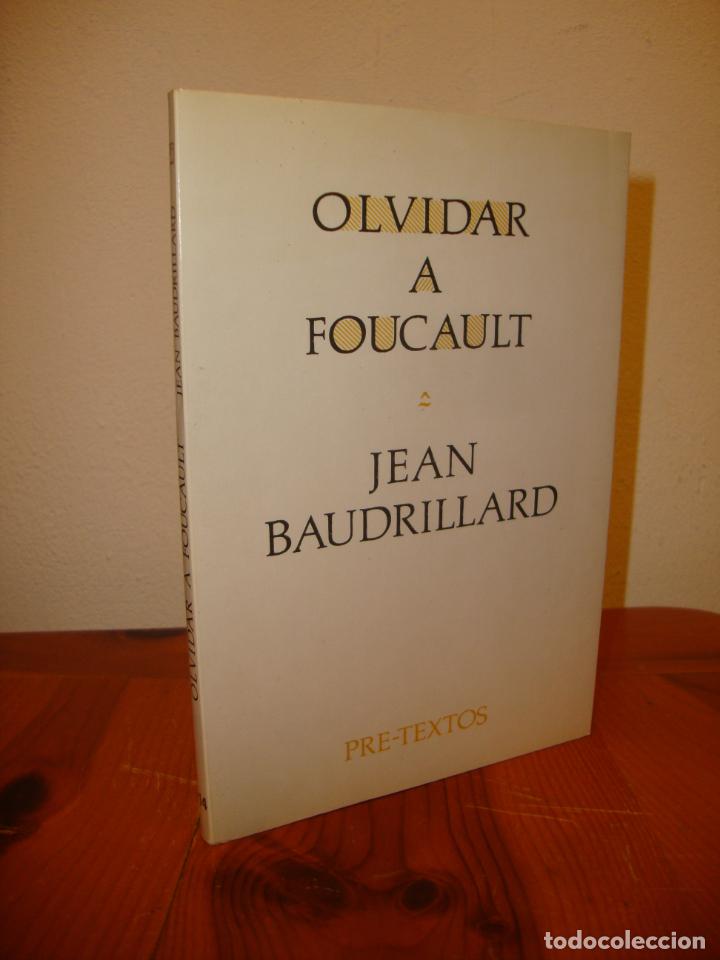 Libros de segunda mano: OLVIDAR A FOUCAULT - JEAN BAUDRILLARD - PRE-TEXTOS - Foto 1