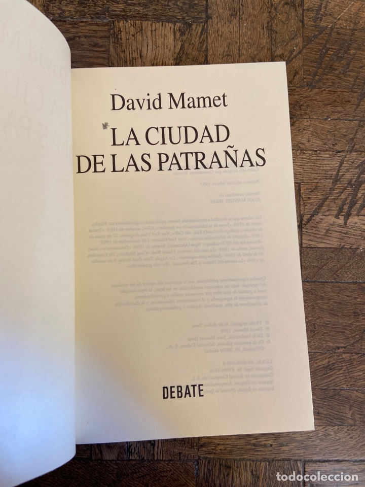 Libros de segunda mano: La ciudad de las patra&ntilde;as - David Mamet - Debate (1997) - Foto 3