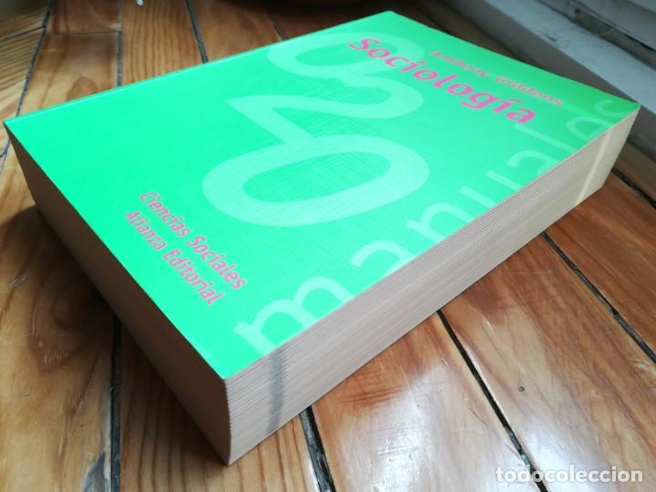 Libros de segunda mano: Sociolog&iacute;a. Anthony Giddens - Foto 3