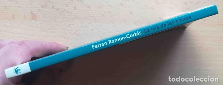 Libros de segunda mano: La isla de los 5 faros (Ferr&aacute;n Ram&oacute;n-Cort&eacute;s) RBA 2008 - Foto 4