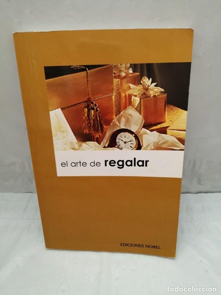 Libros de segunda mano: EL ARTE DE REGALAR - Foto 1