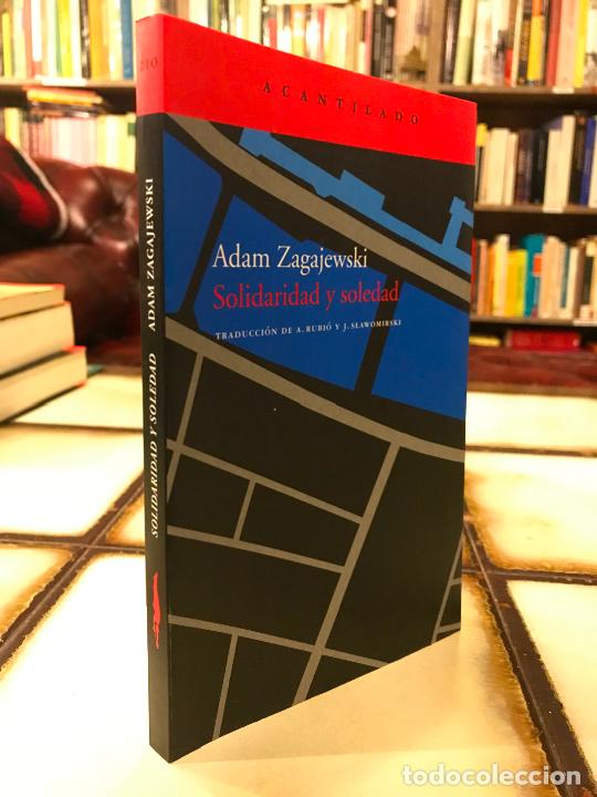 Libros de segunda mano: Solidaridad y soledad. Adam Zagajewski. Acantilado - Foto 1