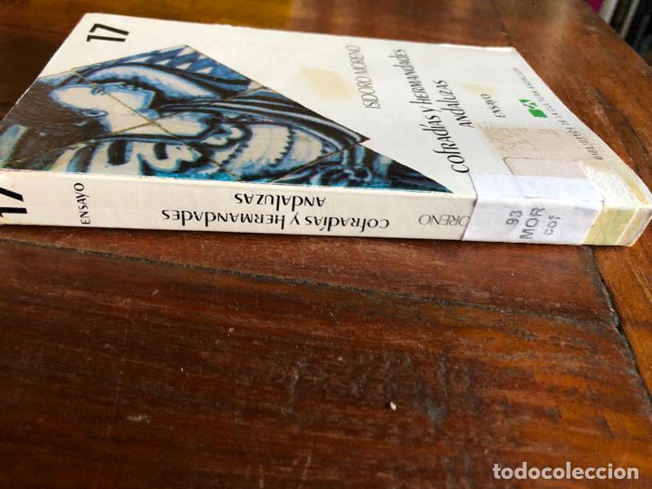 Libri di seconda mano: Cofrad&iacute;as y hermandades andaluzas. MORENO, Isidoro. Biblioteca cultura andaluza 17