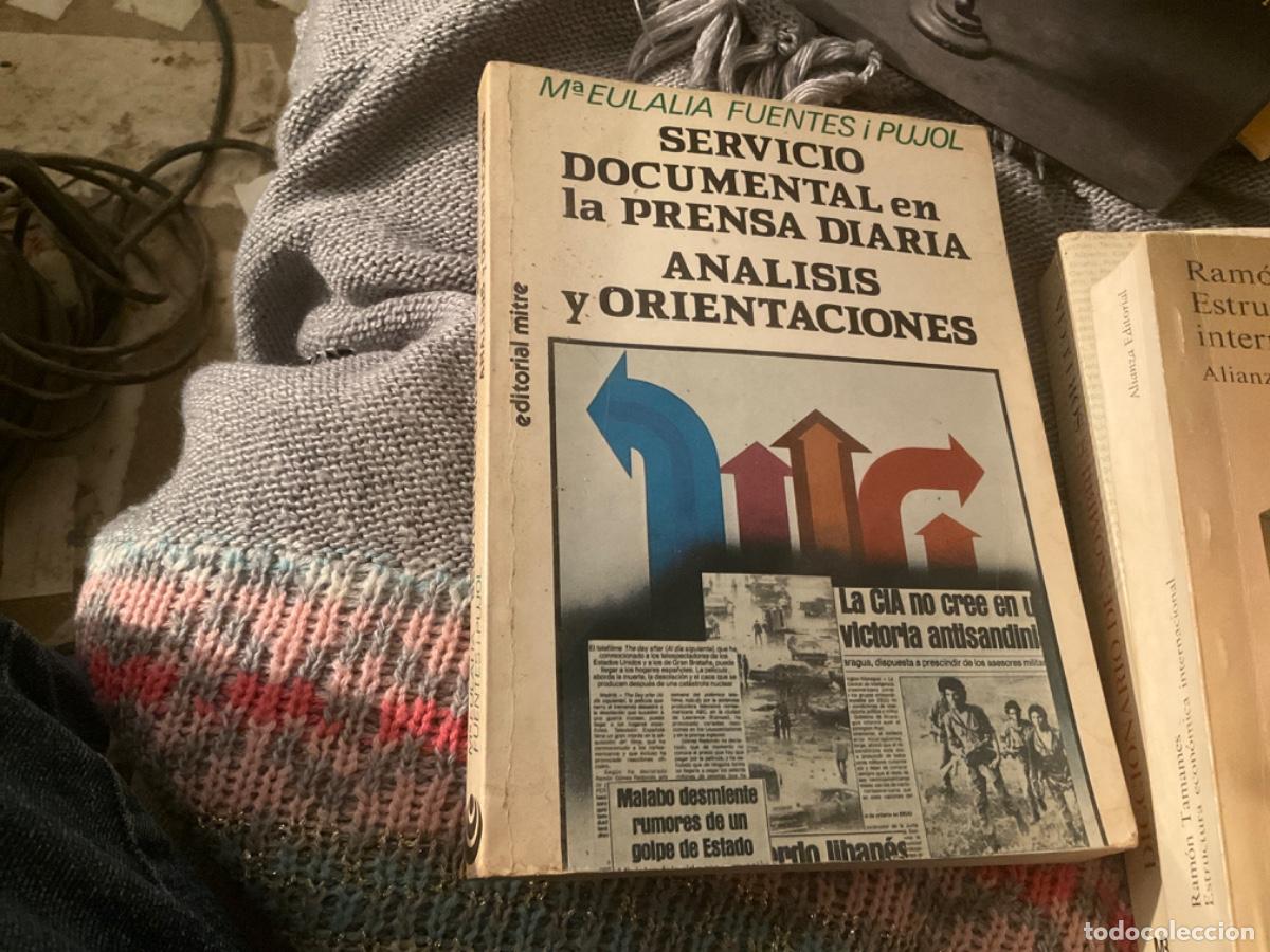 Second hand books: SERVICIO DOCUMENTAL EN LA PRENSA DIARIA. AN&Aacute;LISIS Y ORIENTACIONES. FUENTES I PUJOL, M&ordf; Eulalia. 1984