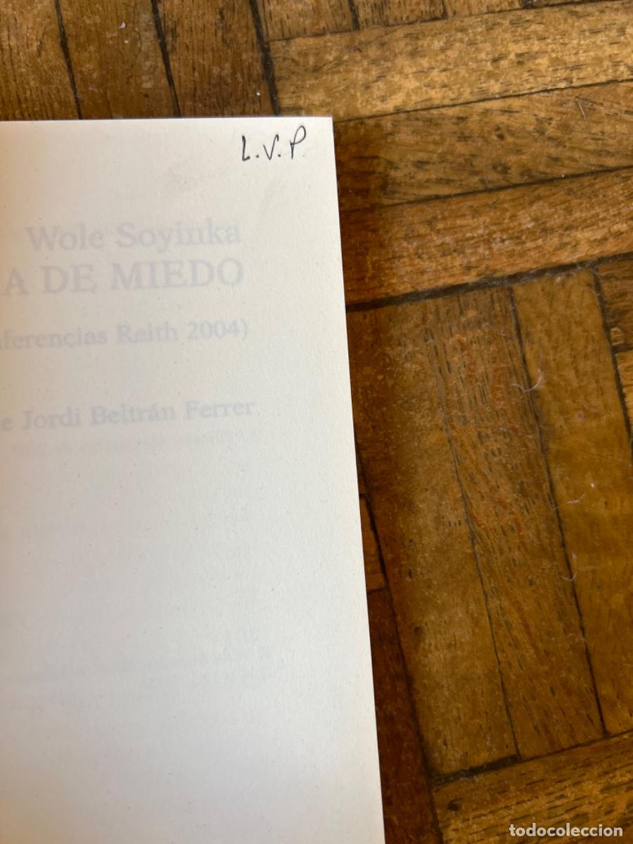 Libros de segunda mano: Clima de miedo - Wole Soyinka - Foto 2