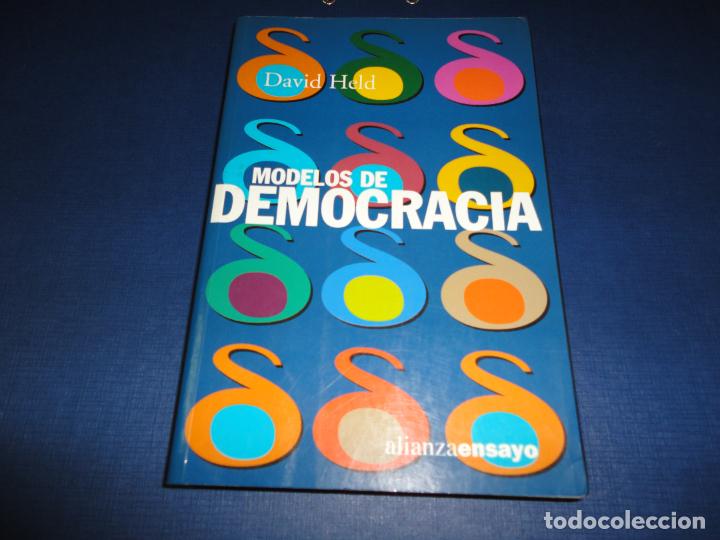 Libros de segunda mano: Modelos de democracia (David Held) - F2 - Foto 1