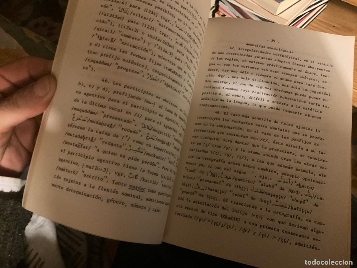 Libros de segunda mano: INTRODUCCI&Oacute;N A LA GRAM&Aacute;TICA Y TEXTOS &Aacute;RABES, F. CORRIENTE, ED. COLOQUIO - Foto 2