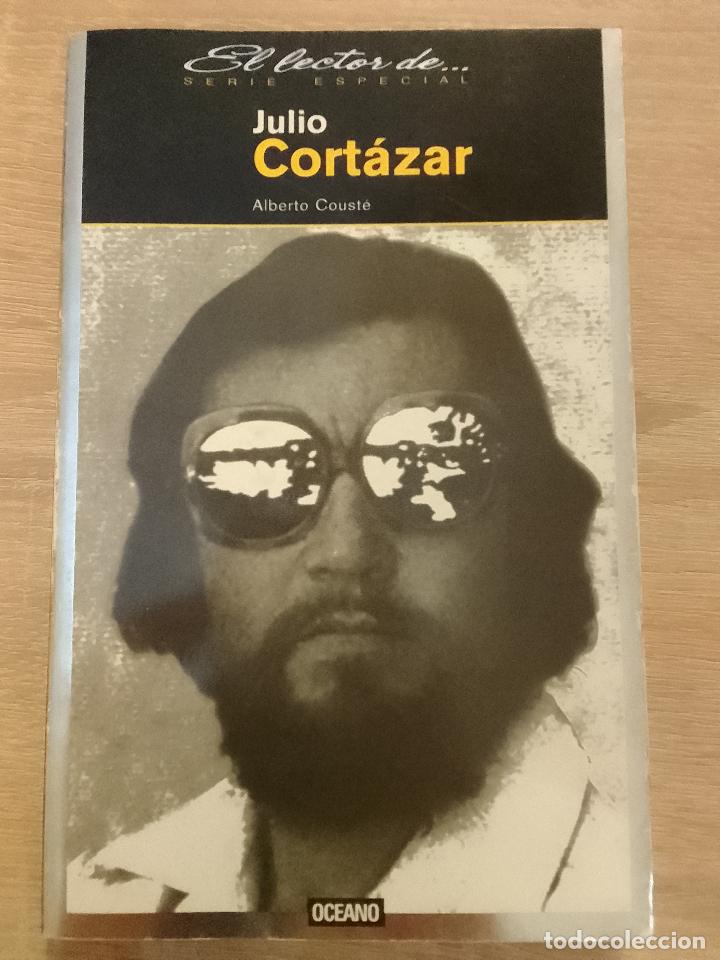 Libros de segunda mano: Alberto Coust&eacute;: Julio Cort&aacute;zar (Oc&eacute;ano. 2001) - Foto 1