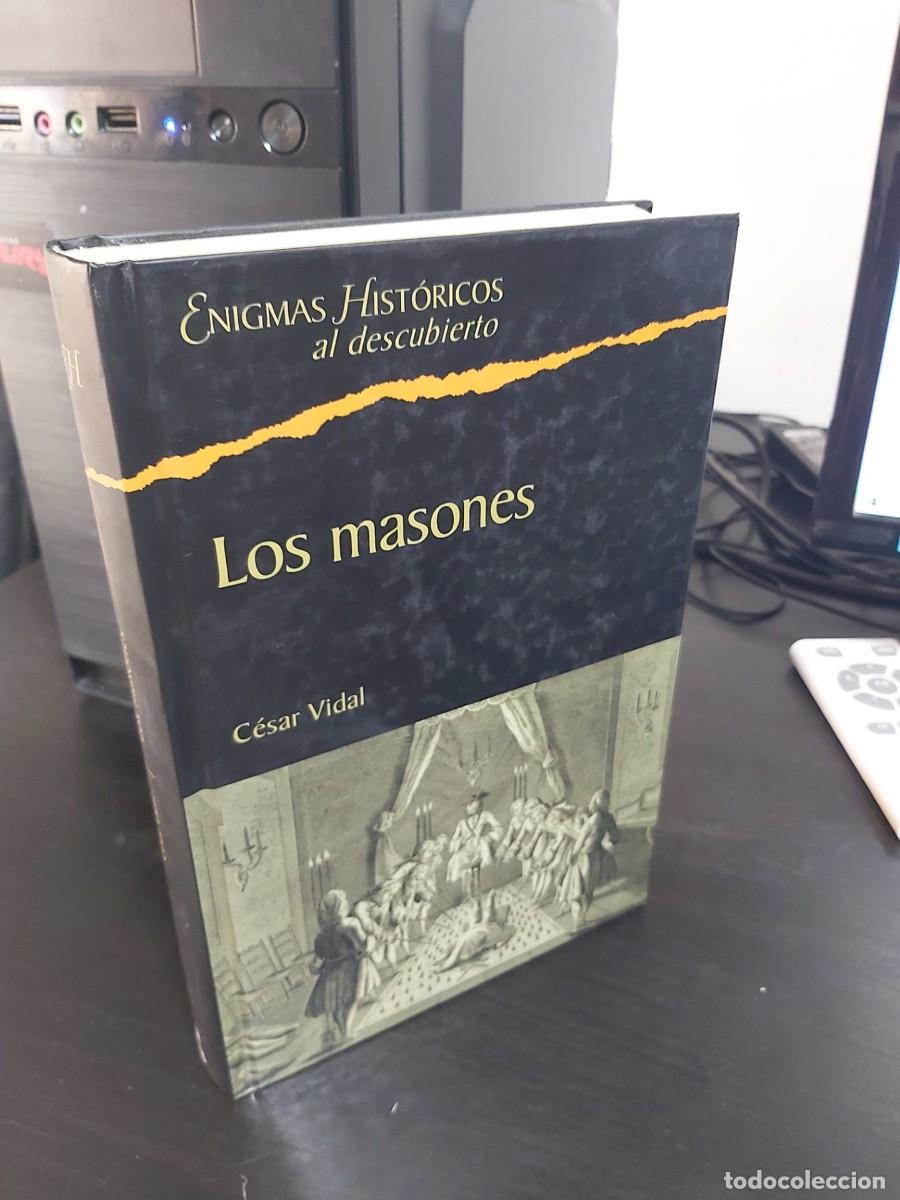 Libros de segunda mano: C&Eacute;SAR VIDAL: LOS MASONES - Foto 1