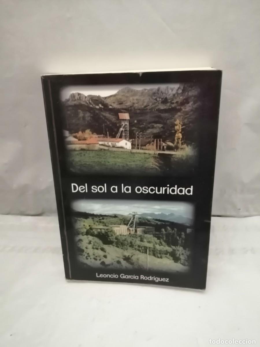 Libros de segunda mano: Del Sol a la Oscuridad (Primera edici&oacute;n) - Foto 1