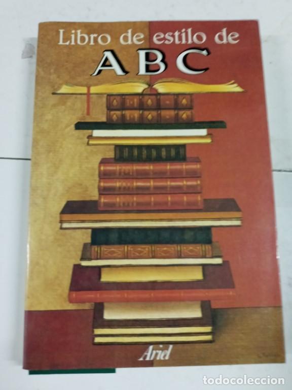 Libros de segunda mano: Libro de estilo de ABC - Foto 1