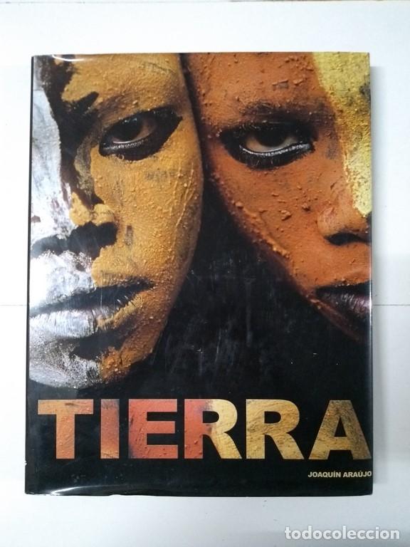 Libros de segunda mano: Tierra - Joaqu&iacute;n Ara&uacute;jo - Foto 1