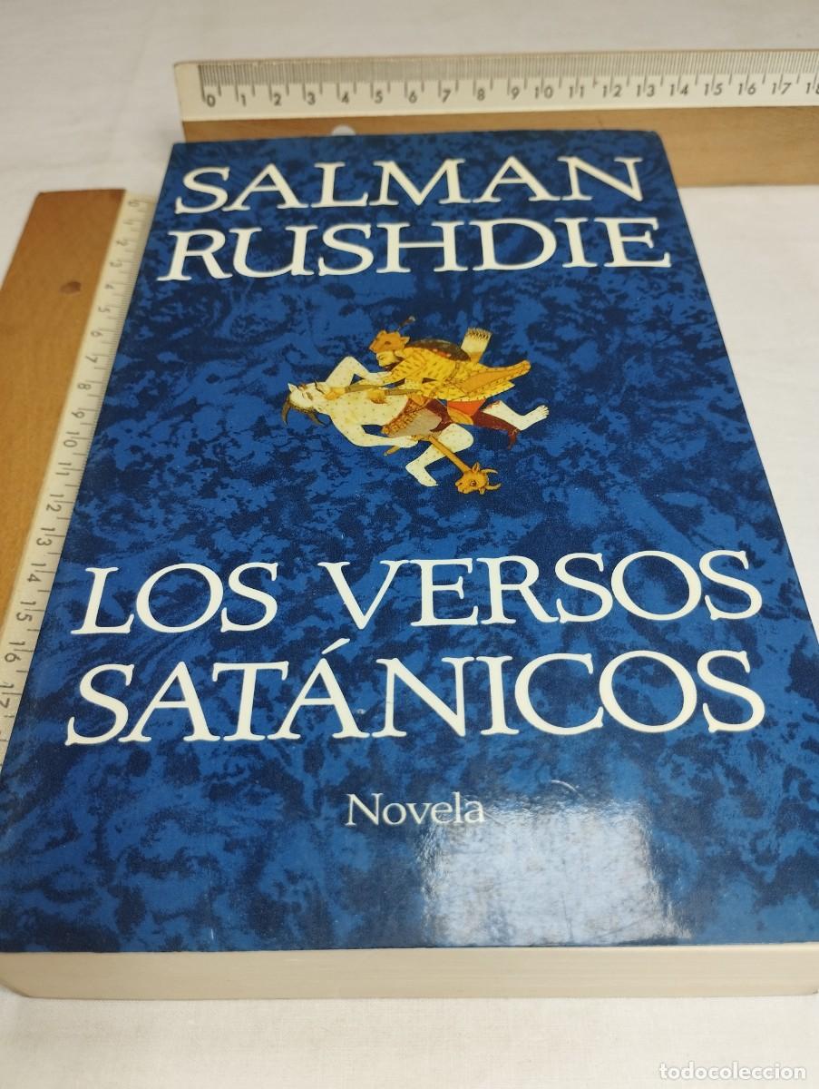 Libros de segunda mano: Los versos sat&aacute;nicos. Salman Rushdie - Foto 1