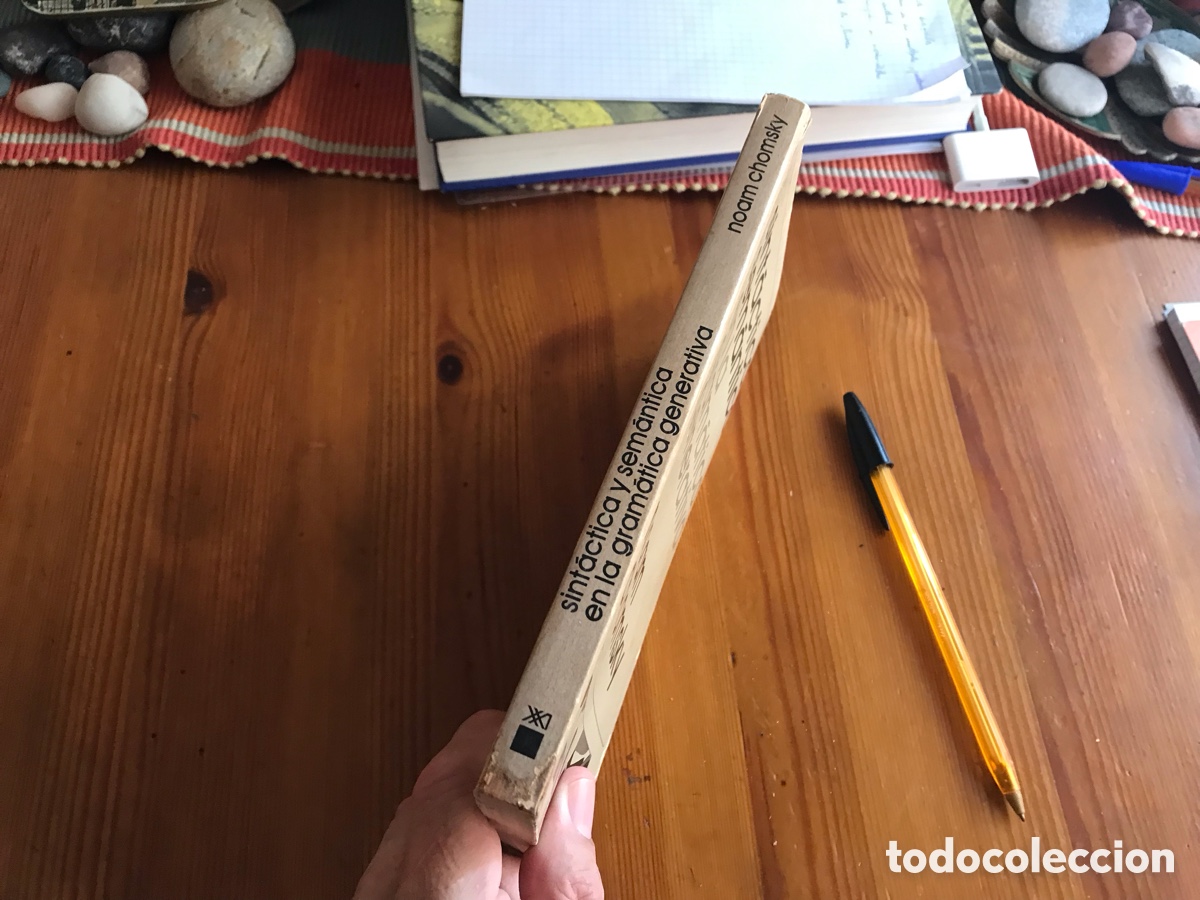 Libros de segunda mano: Sint&aacute;ctica y sem&aacute;ntica en la gram&aacute;tica generativa. Noam Chomsky. - Foto 2