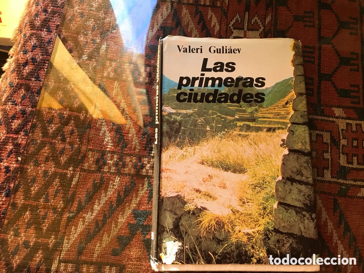 Libros de segunda mano: Las primeras ciudades. Valeri Guli&aacute;ev. Editorial progreso, Mosc&uacute;, 1989 - Foto 1