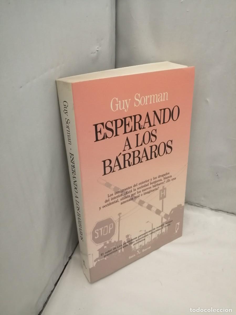 Libros de segunda mano: Esperando a los B&aacute;rbaros (Primera edici&oacute;n) - Foto 3