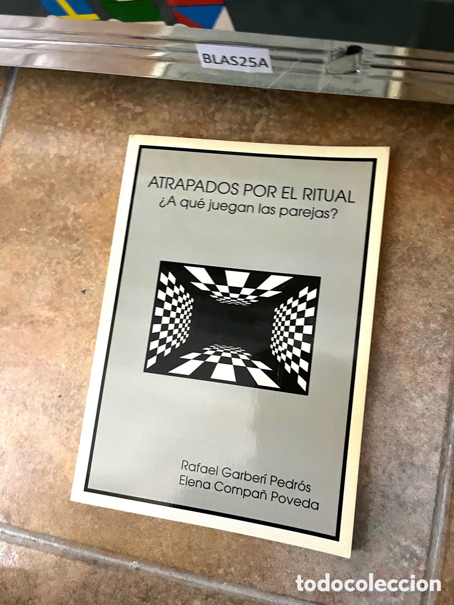 Second hand books: Blas25A ATRAPADOS POR EL RITUAL &iquest;A qu&eacute; juegan las parejas?