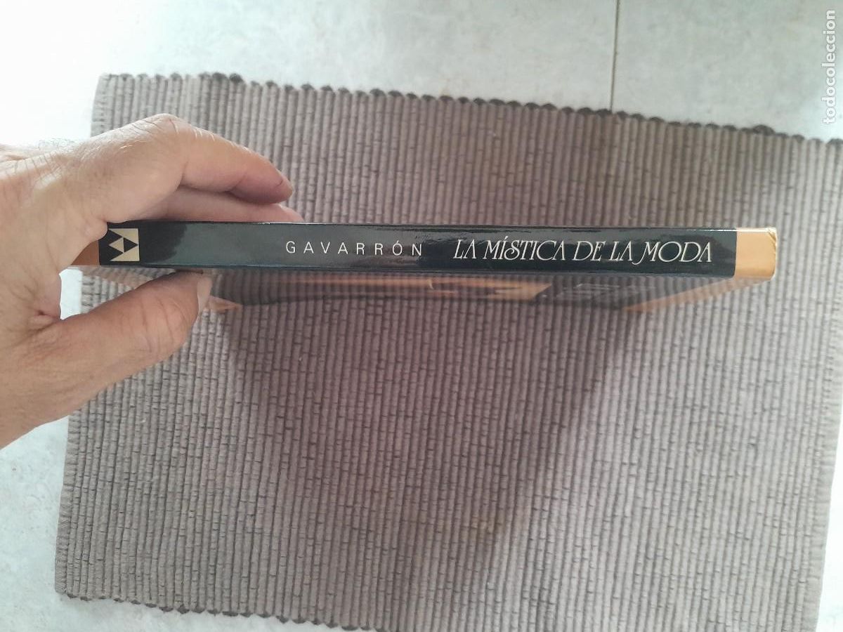 Libros de segunda mano: LA MISTICA DE LA MODA. LOLA GAVARRON, ANAGRAMA 1989. - Foto 3