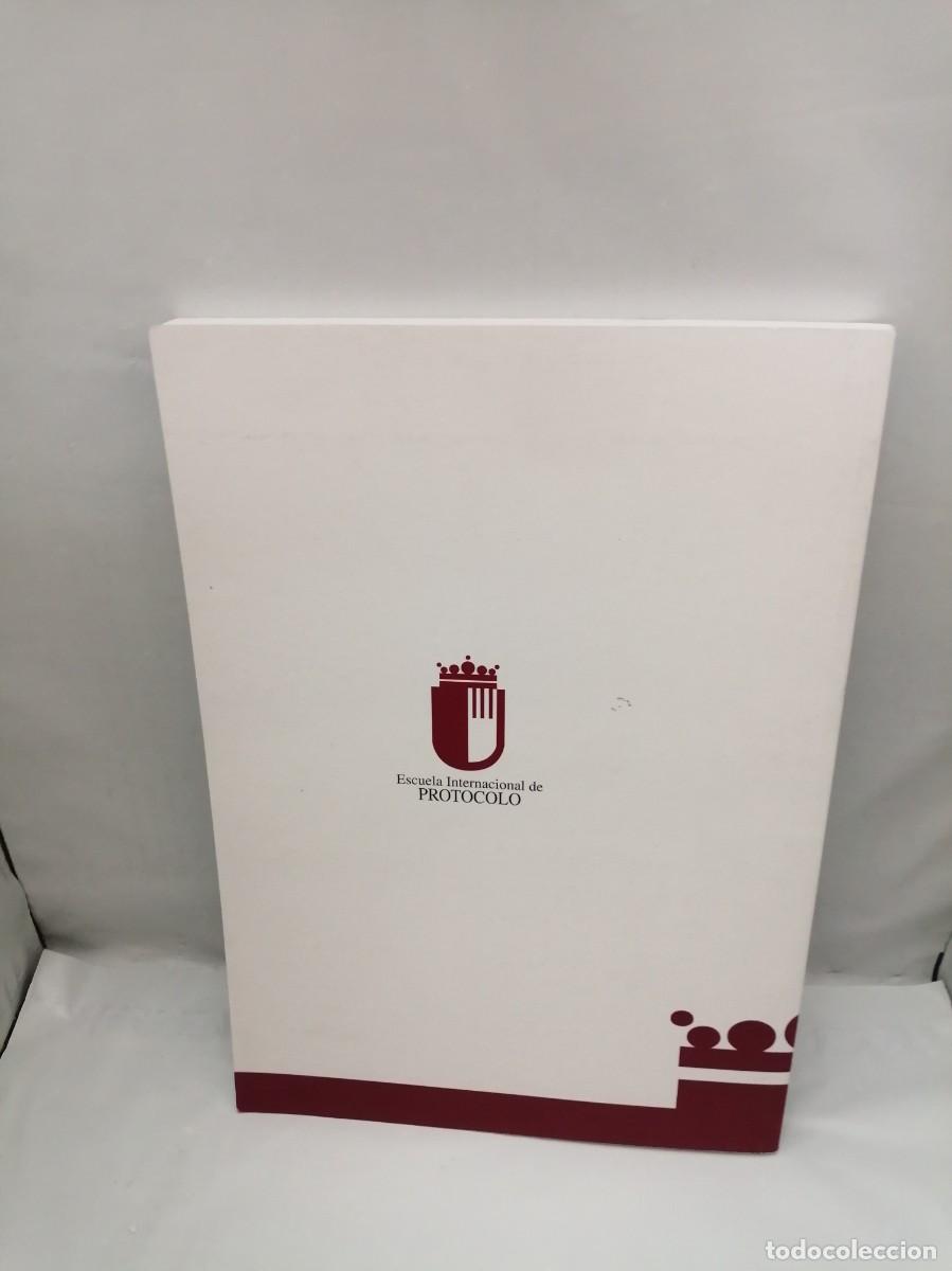 Libros de segunda mano: Escuela Internacional de Protocolo: El Protocolo en las Instituciones - Foto 2