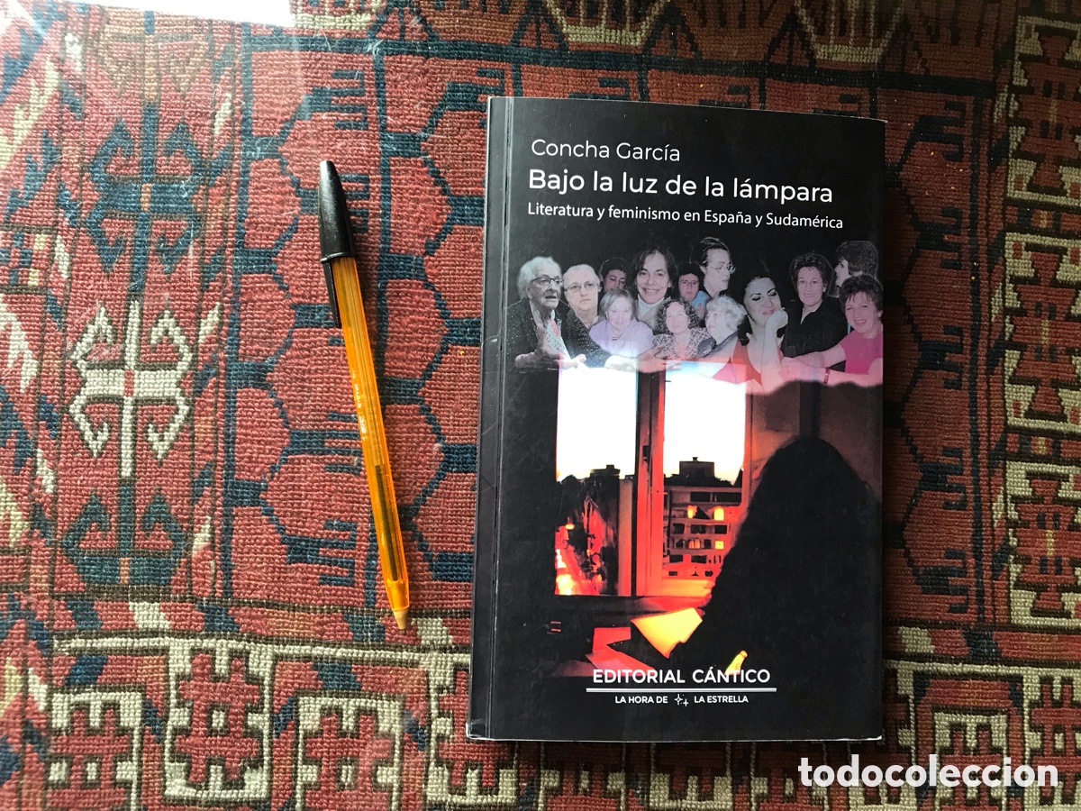 Second hand books: Bajo la luz de la l&aacute;mpara. Concha Garc&iacute;a. Editorial C&aacute;ntico
