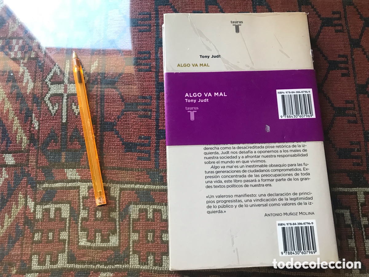Libros de segunda mano: Algo va mal. Tony Judt. Taurus - Foto 3